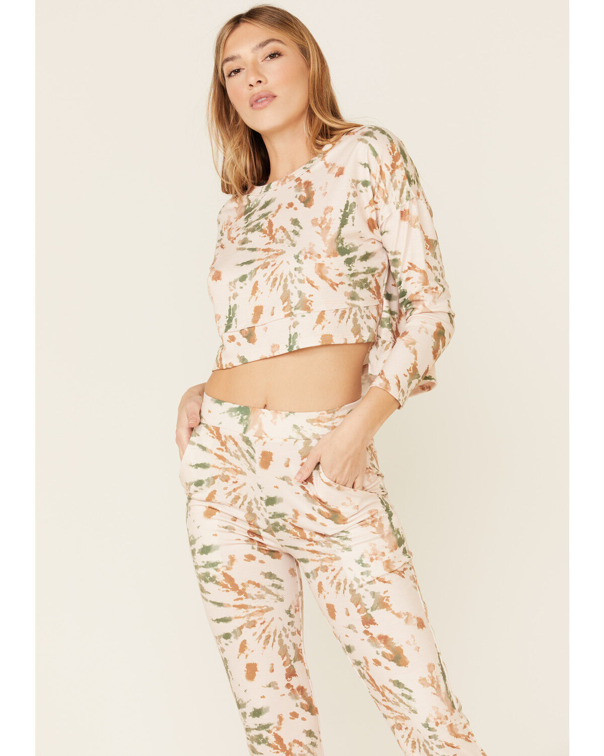 Peach Love Women's Cropped Splatter Print Sweatpants